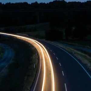 一人摸奶，一人操比
