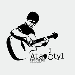 一人摸奶，一人操比
